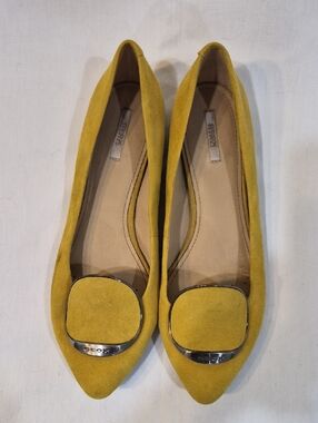 Geox Women's Yellow Suede Pointed Toe Flats with Metallic Accent